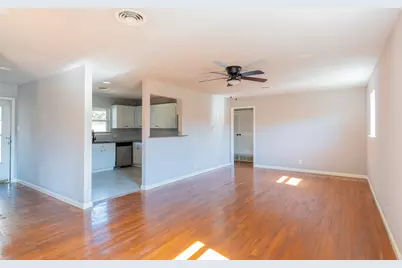 4200 Kenwood Court, Fort Worth, TX 76103 - Photo 5