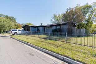 4200 Kenwood Ct, Fort Worth, TX 76103 - Photo 3