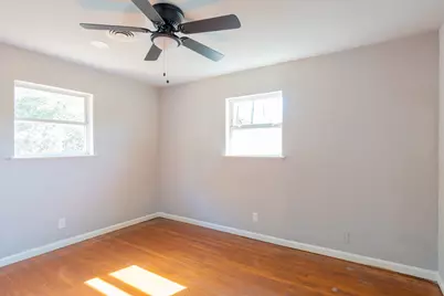 4200 Kenwood Court, Fort Worth, TX 76103 - Photo 11