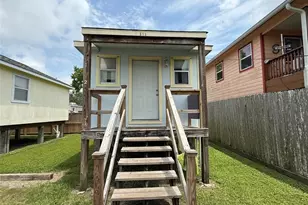 613 24th St, Dickinson, TX 77539 - Photo 5