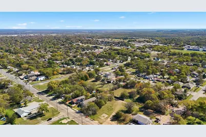 2512 E Ann Arbor Avenue, Dallas, TX 75216 - Photo 11