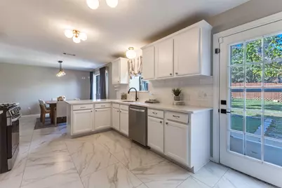 8209 Weatherly Drive, Rowlett, TX 75089 - Photo 11