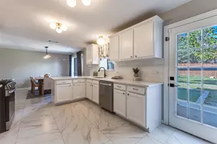 8209 Weatherly Dr, Rowlett, TX 75089 - Photo 11