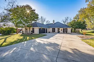 9000 Woodlawn Dr, Granbury, TX 76049 - Photo 1