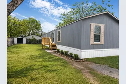 5421 Lake View Drive, Granbury, TX 76048 - Photo 1