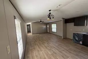 5421 Lake View Dr, Granbury, TX 76048 - Photo 3