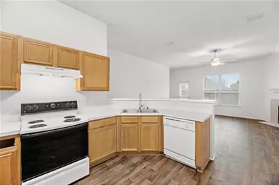 10912 Fawn Valley Drive, Fort Worth, TX 76140 - Photo 5