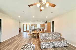 318 E 4th St, Lindsay, TX 76250 - Photo 19