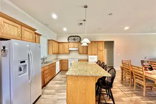 318 E 4th St, Lindsay, TX 76250 - Photo 7