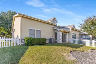 832 Beechcraft Ave, Grand Prairie, TX 75051 - Photo 27