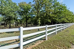 240 Paradise Canyon Cir, Paradise, TX 76073 - Photo 35