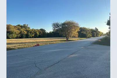 5709 Wilbarger Street, Fort Worth, TX 76119 - Photo 5