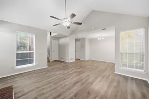 1346 Overlook Dr, Lewisville, TX 75067 - Photo 9