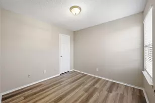 1346 Overlook Dr, Lewisville, TX 75067 - Photo 15