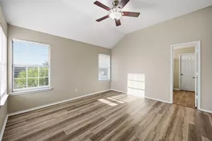 1346 Overlook Dr, Lewisville, TX 75067 - Photo 7