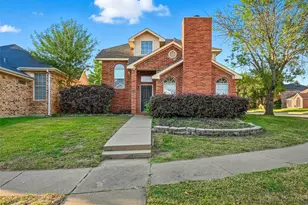 1346 Overlook Dr, Lewisville, TX 75067 - Photo 1