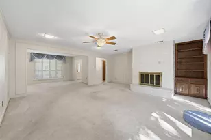 904 Shelley Dr, Arlington, TX 76012 - Photo 9