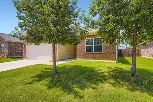 421 Starboard Dr, Crowley, TX 76036 - Photo 3