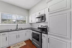 9801 Royal Ln, Dallas, TX 75231 - Photo 7