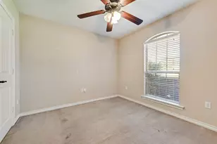 132 Hedgerow Ln, Lewisville, TX 75057 - Photo 19