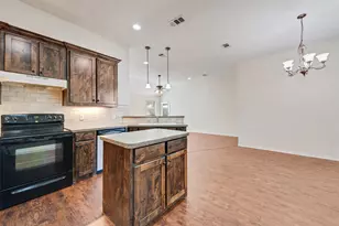 132 Hedgerow Ln, Lewisville, TX 75057 - Photo 9