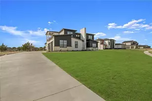 425 Whispering Wy, Red Oak, TX 75154 - Photo 3