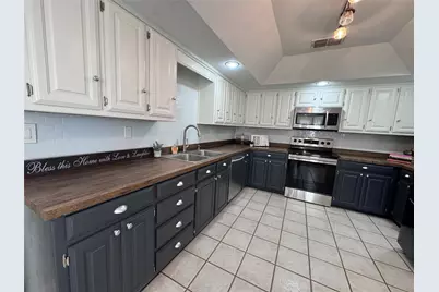 2202 Carriage Estates Road, Sherman, TX 75092 - Photo 7