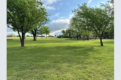 209 E Meadows Street, Saint Jo, TX 76265 - Photo 15