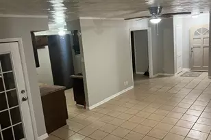 3717 Cranston Ct E, Irving, TX 75062 - Photo 3