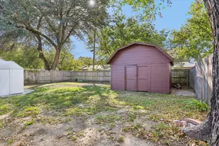 109 Harper Ct, Grand Prairie, TX 75051 - Photo 33