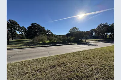 2950 W Sublett Road, Arlington, TX 76017 - Photo 3