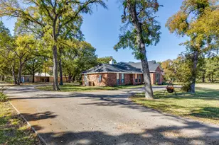 921 Corry A Edwards Dr, Kennedale, TX 76060 - Photo 3