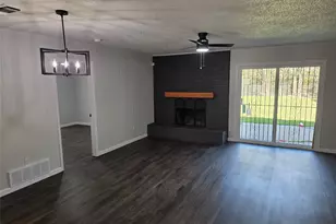 3005 Farrell Ln, Fort Worth, TX 76119 - Photo 9