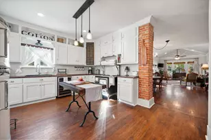 407 W Columbia St, Weatherford, TX 76086 - Photo 3