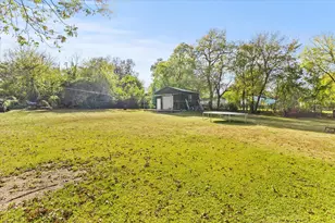 1216 Wesley St, Greenville, TX 75401 - Photo 19