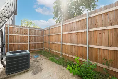 4618 San Jacinto Street #B, Dallas, TX 75204 - Photo 27