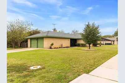 5651 Woodway Drive, Fort Worth, TX 76133 - Photo 3