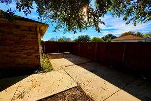 301 E Milas Ln, Glenn Heights, TX 75154 - Photo 27