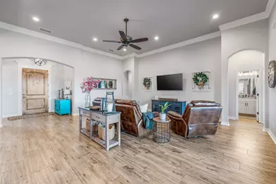 1077 Eagles Bluff Drive, Weatherford, TX 76087 - Photo 9