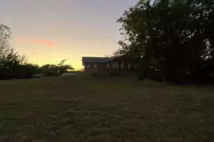 1617 Florence Dr, Azle, TX 76020 - Photo 3