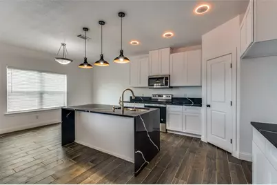 5500 Patton Drive, Fort Worth, TX 76112 - Photo 7