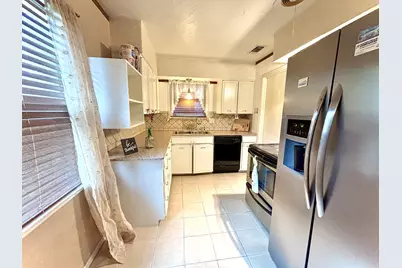 1822 Finley Road, Irving, TX 75062 - Photo 9