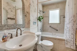 1822 Finley Rd, Irving, TX 75062 - Photo 13