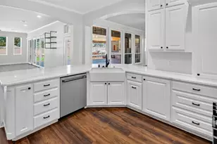 1007 Bentwater Pkwy, Granbury, TX 76049 - Photo 11