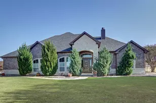 1007 Bentwater Pkwy, Granbury, TX 76049 - Photo 1