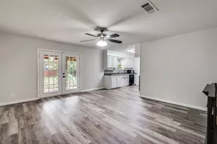 1711 Marlene Dr, Euless, TX 76040 - Photo 3