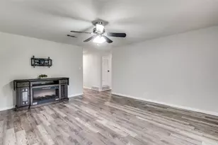 1711 Marlene Dr, Euless, TX 76040 - Photo 5