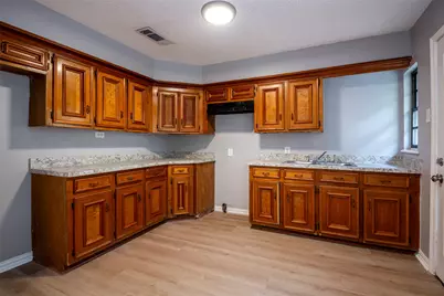 2819 Anzio Drive, Dallas, TX 75224 - Photo 7