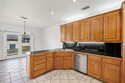 6100 N Waverly Court, Granbury, TX 76049 - Photo 9