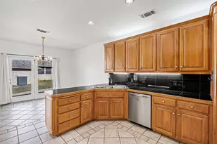 6100 N Waverly Ct, Granbury, TX 76049 - Photo 9